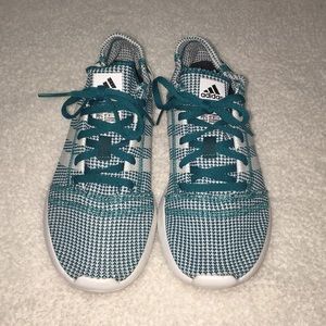 Adidas tennis shoes